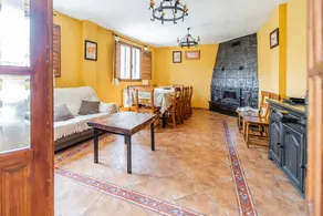 Holiday home with BBQ, terrace & garden | Mountain view - Image 5