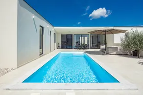 Villa Bella Bianca with Pool - Image 4