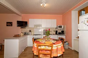 Holiday home with barbecue & terrace - Image 2