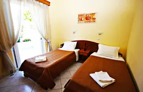 Child-friendly wonderful apartment with barbeque, garden & terrace | Mountain view | Beach nearby - Image 3