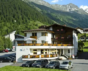 Apartment with sauna & terrace - Image 2