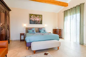 “Jamin” Room with Private Terrace, Wi-Fi, and Air Conditioning - Image 2