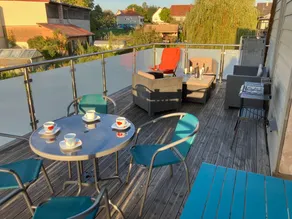 Voll ausgestattetes Apartment mit Grill, Terrasse und Garten | Stadtblick - Image 2