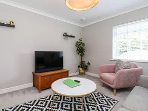 Beautiful cottage with garden - Image 4