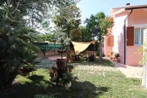 Villa con piscina privada, jacuzzi y jardín - Image 5