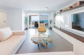 Holiday apartment with terrace, garden & pool - Image 2