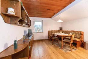 Holiday apartment with pool, garden & terrace - Image 4