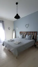 Beautiful bed and breakfast with garden, terrace & hot tub - Image 2