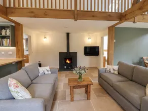 Cottage with garden & barbeque - Image 3