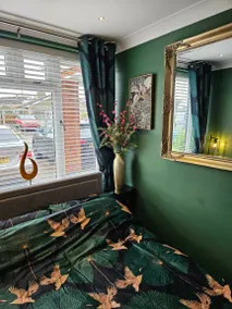 Dedicated room with garden - Image 3