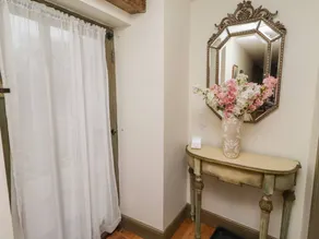 Family-friendly cottage with garden - Image 3