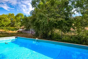 Voll ausgestattetes Ferienhaus mit Terrasse, Garten und Pool | Gartenblick | Perfekt für die Arbeit von Zuhause | Haustiere erlaubt - Image 2