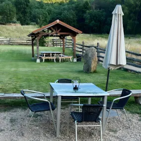Ferienpark mit Garten, Pool und Grill | Bergblick - Image 2