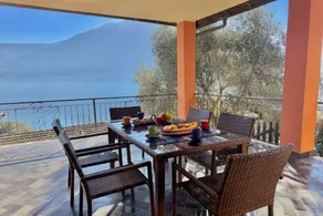 Family-friendly charming apartment with terrace & garden | Mountain view - Image 3