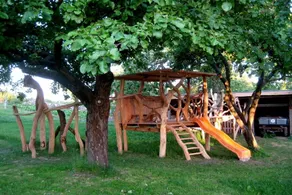 Holiday home with barbecue & terrace | Pet-friendly - Image 4