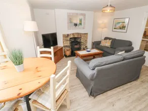 Cottage with barbeque & garden | Beach view - Image 5