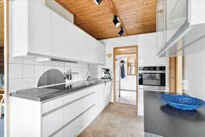 Holiday home with BBQ - Image 4