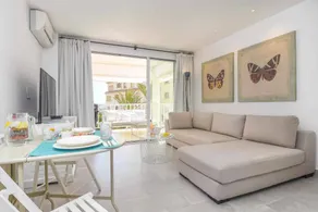 Appartement de vacances avec jardin, terrasse et piscine | Vue mer - Image 4