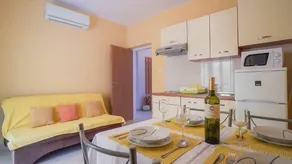 Beautiful flat with garden, barbeque & terrace - Image 3