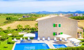 Villa with barbecue, garden & terrace | Mountain view - Image 5