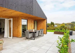 Child-friendly ample holiday home with BBQ, terrace & hot tub | Sea view | Pets allowed - Image 1