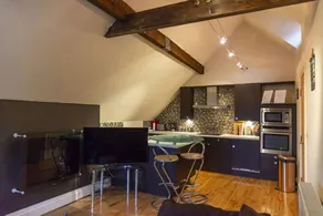 Luxury Apt No. 2 - One Bed Apartment (Sleeps 4) - Image 3