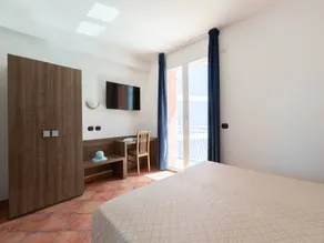 Aparthotel with pool | Perfect for remote work - Image 5