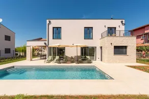 Villa with pool, terrace & garden | Pool view - Image 5