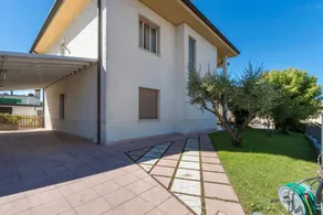 Flat with terrace & garden | Garden view - Image 5