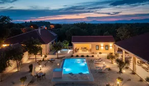 Villa with garden, sauna & terrace | Mountain view - Image 2