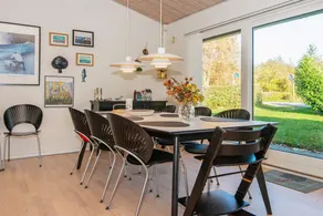 Casa vacacional con terraza y jardín - Image 3