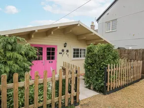 Charming cottage with garden | Pets allowed - Image 2