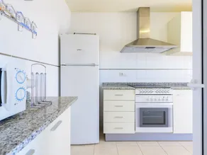 Voll ausgestattete Wohnung mit Pool und Terrasse - Image 4