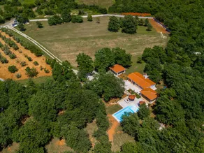 Voll ausgestattetes wunderschönes Ferienhaus mit Terrasse, Grill und privatem Pool | Haustierfreundlich - Image 3
