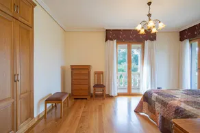 Appartement avec piscine chauffée, jardin et internet haut débit - Image 2