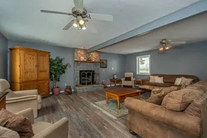 Lake Life HQ - Image 5