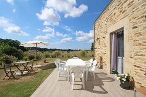Holiday home with BBQ, terrace & garden | Garden view - Image 3