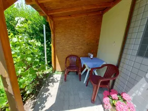 Studio with shaded garden, air conditioning and internet - Image 3
