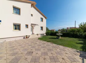 House with private pool, garden & jacuzzi | Water view - Image 4