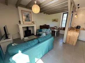 Le Moyen, Charming House with Shared Pool, Garden, and Wi-Fi - Image 3