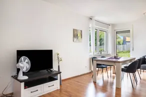 Appartamento con terrazza, griglia e giardino | Vista sul giardino - Image 4