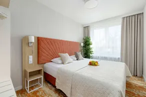 Appartement avec jardin, sauna et piscine - Image 2