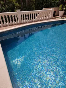 Maison avec jardin, piscine privée et terrasse | Vue panoramique | Adaptée au travail à distance - Image 2