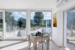 Gemütliches Apartment mit beheiztem Pool, Terrasse und Garten | Seeblick - Image 5