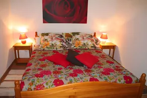 Gästezimmer „Chambre Familiale Carpediem“ mit gemeinsamem Garten, WLAN und Klimaanlage - Image 2