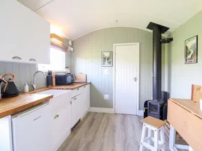 Cottage with garden & jacuzzi - Image 4