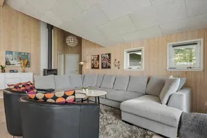 Child-friendly spacious holiday home with terrace, sauna & jacuzzi - Image 5