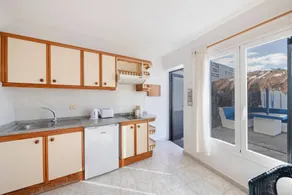 Charmante Ferienwohnung mit schnellem Internet, Terrasse und Garten | Bergblick | Nah am Strand | Perfekt für die Arbeit von Zuhause - Image 5