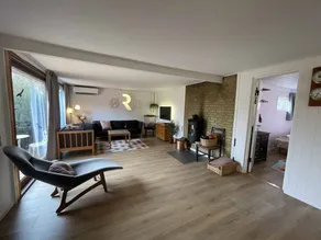 Holiday home with garden & barbeque - Image 2