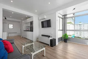 Wohnung mit Pool | Stadtblick - Image 3